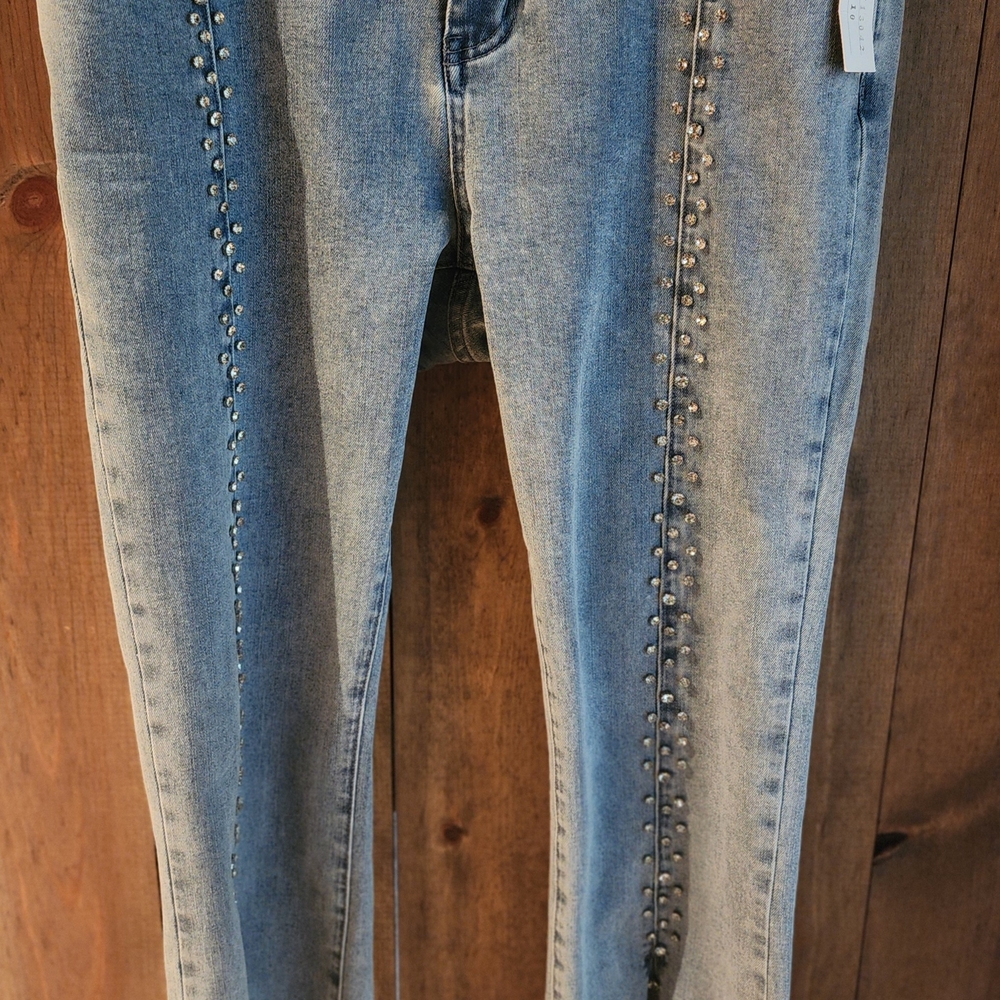Blue Skinny Jeans with Rhinestone Embellishments
